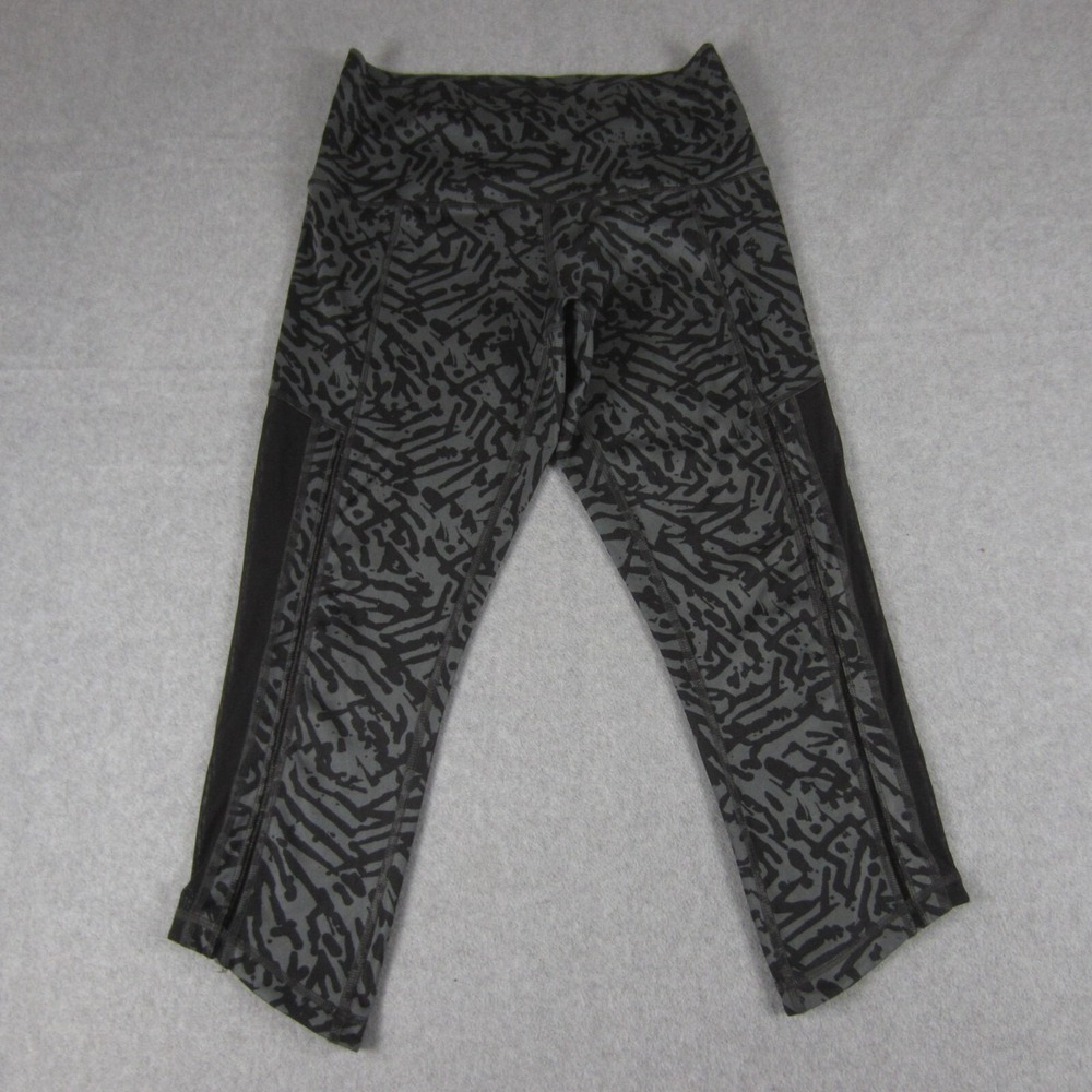 Lululemon Hot to Street‎ Crop Leggings Size 8 Black Gray Animal Print Mesh Yoga